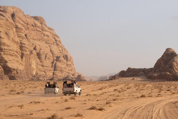 Hotel Mozoon camp Wadi Rum Esterno foto
