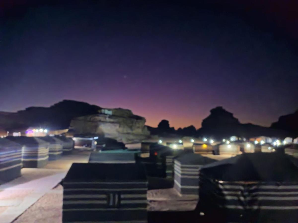 Hotel Mozoon camp Wadi Rum Esterno foto