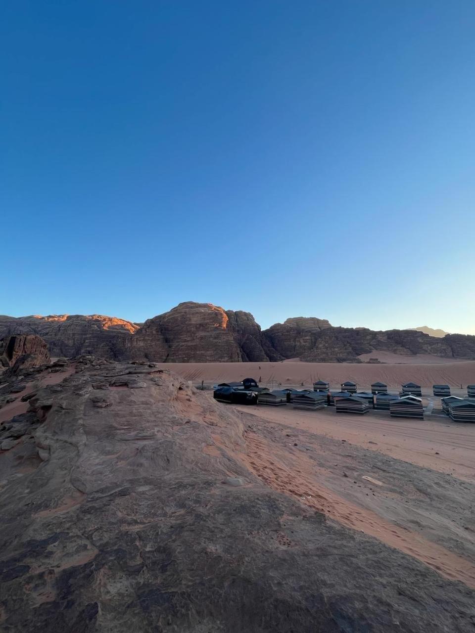 Hotel Mozoon camp Wadi Rum Esterno foto